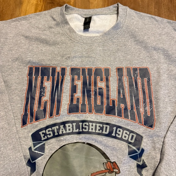 Gildan Gray New England Sweatshirt - Picture 2 of 3